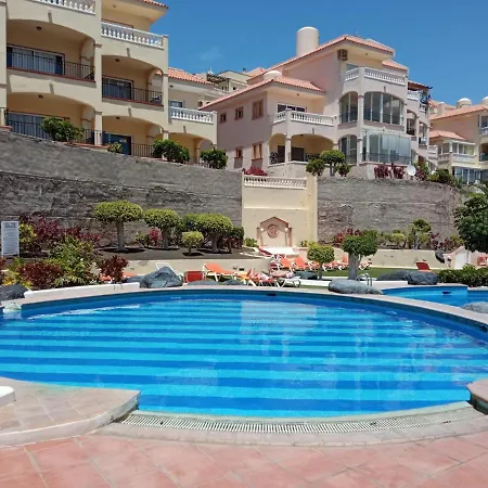 Golf Del Sur-1 Bedroom Poolside Apartment-sleeps 4 * San Miguel de Abona