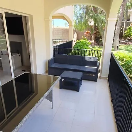 Golf Del Sur-1 Bedroom Poolside Apartment-sleeps 4 Daire San Miguel de Abona